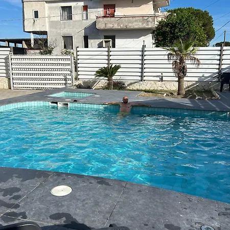 Miriam Con Piscina Castel Volturno